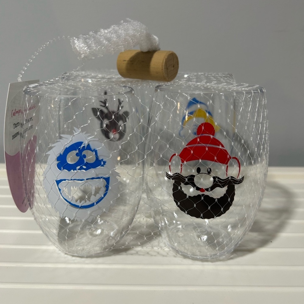 NWT Holiday Rudolph Inspired Plastic Shatterproof Stemless Wine Glasses - Picture 2 of 4